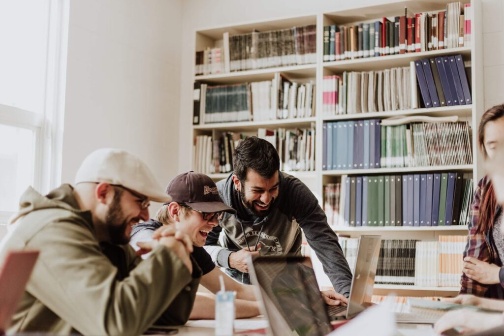 Mdeus-Solutions-interenet-studenti-obrazovanje